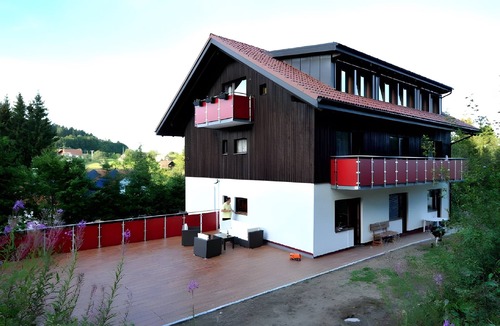 Hierholz Apartment | Studio '4' with Shared Terrace, Balcony and Wi-Fi