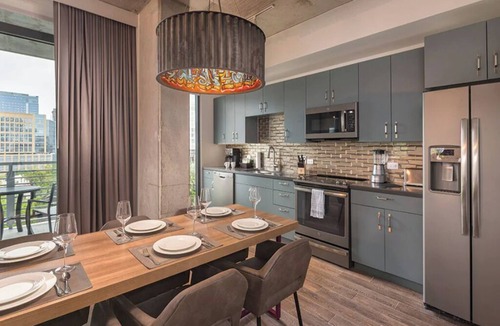 West End Apartment | Studio Deluxe/Presidential Condo, Sleeps 4, in downtown, Wyndham Austin Resort!