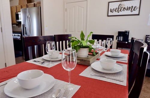 Las Cruces House | Stunning 3 BR home, cul-de-sac, w/basketball goal + garage gym