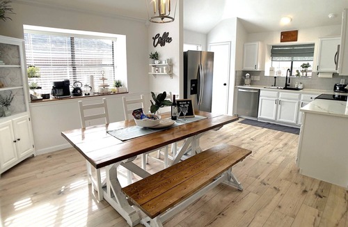 Allen House | Stunning and Stylish Family Retreat w/Hot Tub, Fire Pit, Kids Room + Game Room