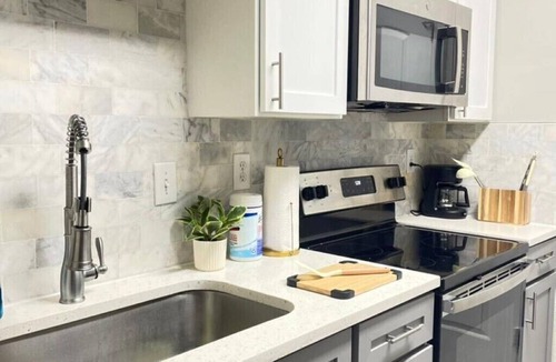 Alden Bridge Apartment | Stylish 1BR Near Woodlands Free Parking Pool + Gym