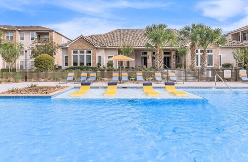 Alden Bridge Apartment | Stylish 1BR Near Woodlands Free Parking Pool + Gym