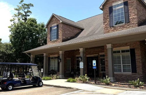College Park Apartment | Stylish 1BR Resort Retreat Near The Woodlands