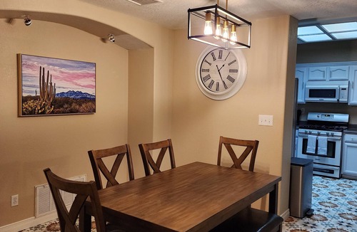 Biggs Field House | Stylish 5 bed 2.5 bath, with loft, pool table, amazing outdoor bar, kid playset.