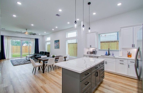 OST - South Union House | Stylish Gem Minutes from Med Center & Downtown!