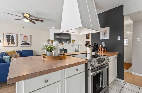 North Richland Hills House | Suburban Escape NRH/Cozy 3BD + 2 King Beds