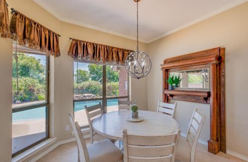 Stephenville House | Sunny Stephenville Home w/Pool: 4 Mi to Downtown