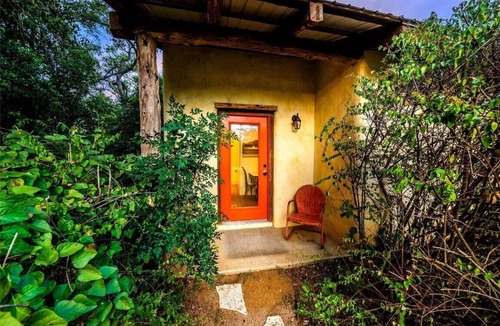 La Hacienda Estates Cottage | Sunrise Casita at Hudson Bend Ranch - Wedding, Event, Retreat, and Vacations