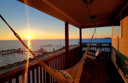 Port Lavaca House | SUNRISE ON MAG - Beach House