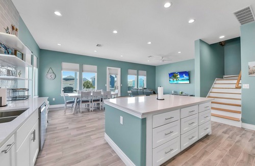 Galveston House | Sunrise on the Beach, 5-bedroom house in Galveston with Cargo Lift, beach access