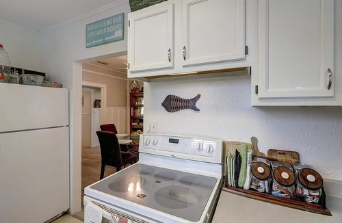 Fulton House | SUPER CUTE COASTAL BEND COTTAGE! Book your July & August 2026 summer vacay soon!