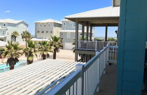 Port Aransas House | SUPER SPECIAL RATE June 14-19 - 6BR Home, Private Pool & Beach Access, Sleeps 16