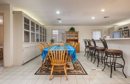Mesilla Park House | Superb 4-bedroom estate with horse stalls in Mesiila Valley Country side.