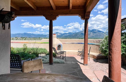 El Prado House | Taos Mountain House - Views, Hot Tub, Pet Friendly
