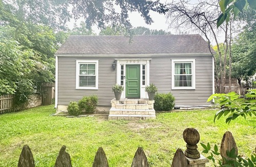Tarrytown House | Tarrytown/Windsor Rd Furnished Home- 3BR/2BA Walkable West Austin