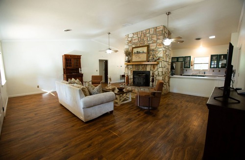 Palestine House | TerraVida - Superb 4-bedroom house with gorgeous grounds in Montalba, TX