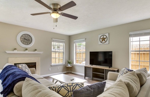 El Lago House | Texas Gulf Coast Vacation Rental: Private Pool!