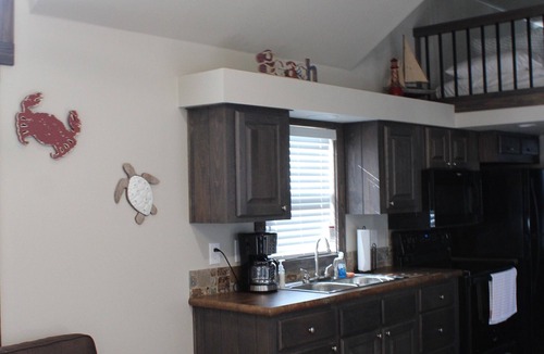 Aransas Pass Cottage | Texas Oak - Beautiful New Tiny Cottage - Perfect Family Getaway