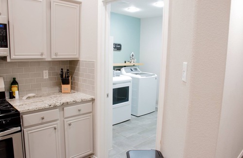 McKinney House | Texas Roots: King Beds - 6 Minutes to Downtown McKinney- Sleeps 6 - Remodeled