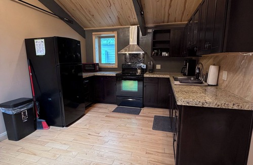 Ouray House | The Box Canyon Retreat on Main St. with AC!
