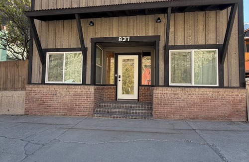 Ouray House | The Box Canyon Retreat on Main St. with AC!