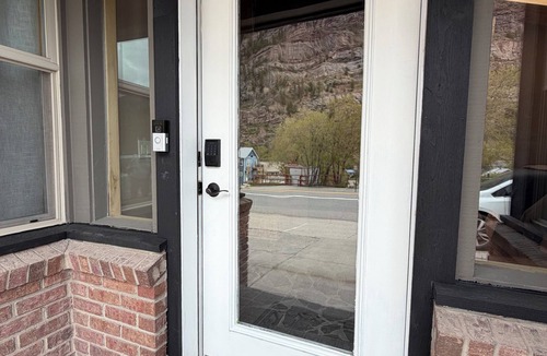 Ouray House | The Box Canyon Retreat on Main St. with AC!