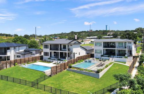 Horseshoe Bay House | The Captain's Cove at 110