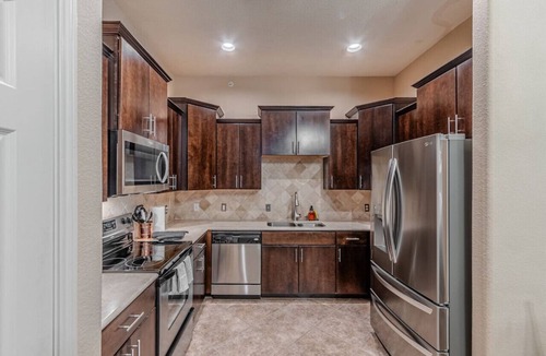The Colony House | The Castle!by the Lake w/Pool & Balcony Grandscape