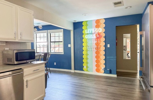 The Hermitage House | The Cowboy Cabana - Pool/Hot Tub/Makeup Bar/Sleeps 15 - Spacious 4 Bedroom Home