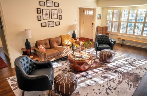 Heritage House | The Cozy Corner, Historic 1929 4-bedroom house in charming San Marcos. Book now