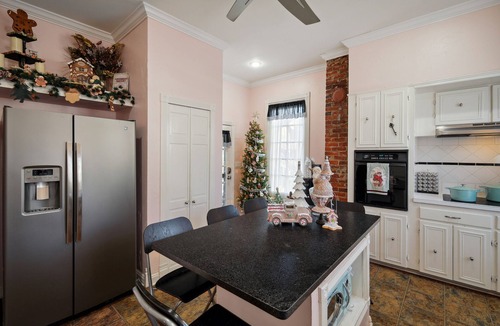 Gainesville House | The Denton Street Holiday House, an 1893 Victorian in the Historic District
