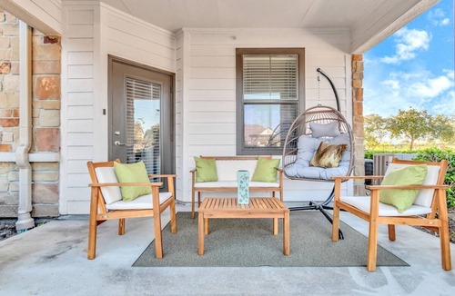 League City Apartment | The Emerald Cove near Kemah Boardwalk and NASA