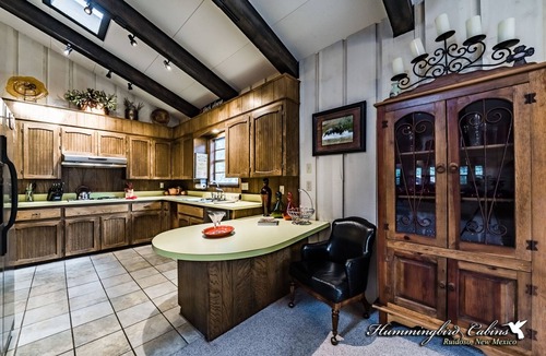 Alto House | The Gelk Pet Friendly | Live Large in the Pines—Hot Tub, Bar & Cozy Gathering Space