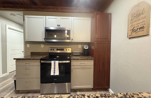 Lufkin Cabin | The Goat Shack Waterfront Cabin on Stocked Pond minutes to Downtown Lufkin