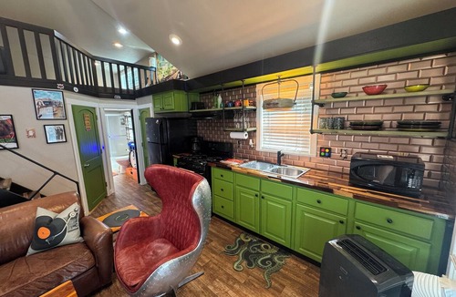 Hudson Bend House | The Green Room, Music-Themed Tiny Home Near Lake Travis