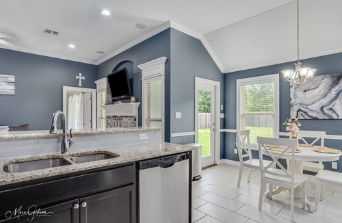 Bossier City House | The Island House 3 bedroom 2 bathroom oasis with all of the comforts of home.