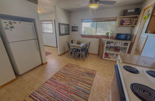 Bluff Hotel | The Mokee Motel (Room 5)