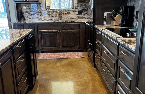 Granbury House | The Oaks, a stunning 2-bedroom 2-bath home on 3 private acres in Granbury