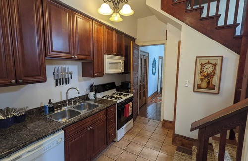 Mid-City House | The Okra Inn Iberville Half House-3BR, 2BA, Streetcar In Sight (4017)
