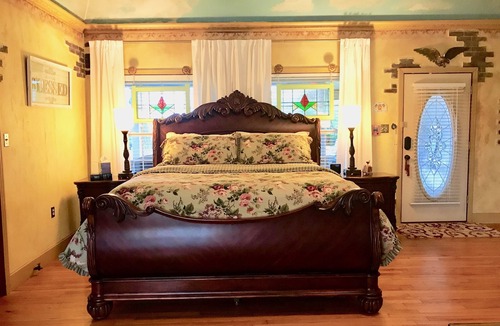 Azle Bed & Breakfast | The Old Liberty Schoolhouse B&B