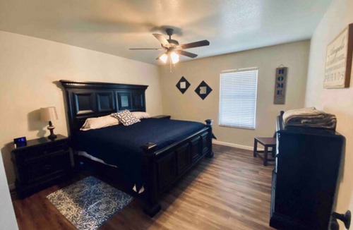Mico Cabin | The Ranch House near Medina Lake with SUNSET RESORT access!