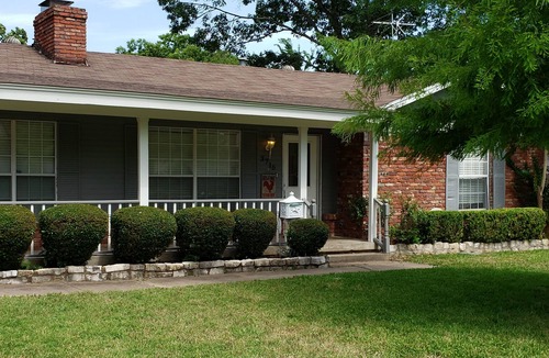 Richland Hills House | The Red Hen: Staycation! Swimming, Man Cave, Atari