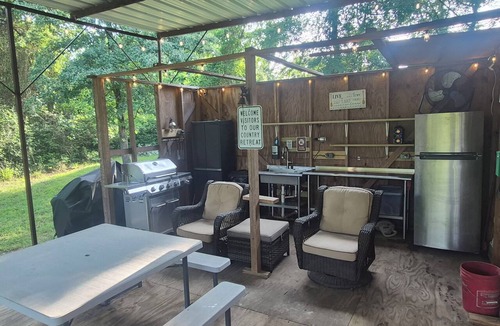 Jewett House | The Sassy KaKtus Tiny Home, Near Lake & Marina