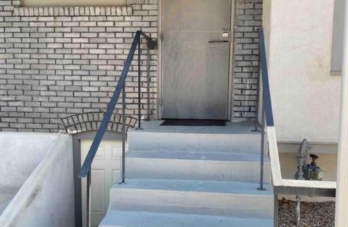 Silver Hill House | The Silver House 2 blocks from the University UNM