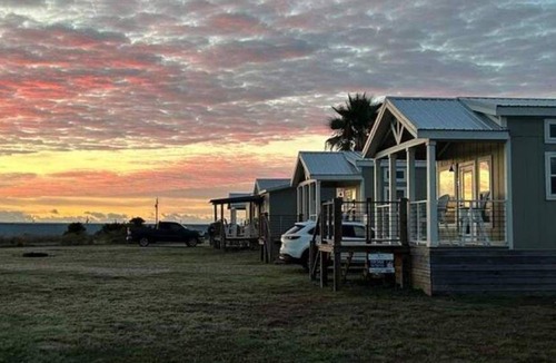 Rockport House | The Spoonbill Guest House at Goose Island Flats 1BR 1BA
