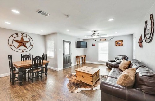 Haltom City House | The Texas Experience near the Stockyards!