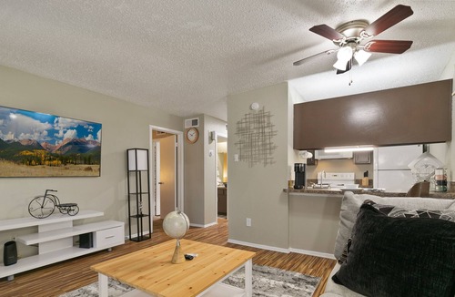 Vickery Meadow Apartment | The Vintage Haven |Pool| King-Bed| Dallas-Tx
