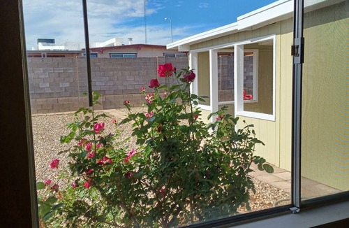 Sierra Vista House | The Yellow Door, 3-bdrm home, 28 minutes to Tombstone or Bisbee, minutes to fort