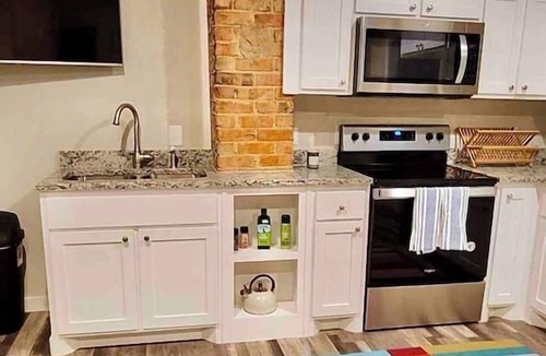 Fairmount Apartment | Thira on Magnolia Charming 1-bedroom house in nice Fort Worth with WiFi, AC