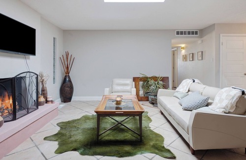 Paradise Hills Civic House | This house is a 5 bedroom(s), 3.5 bathrooms, located in Albuquerque, NM.